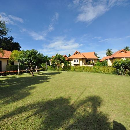 Maeklong Marina Resort Ratchaburi Eksteriør bilde
