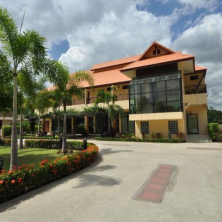 Maeklong Marina Resort Ratchaburi Eksteriør bilde