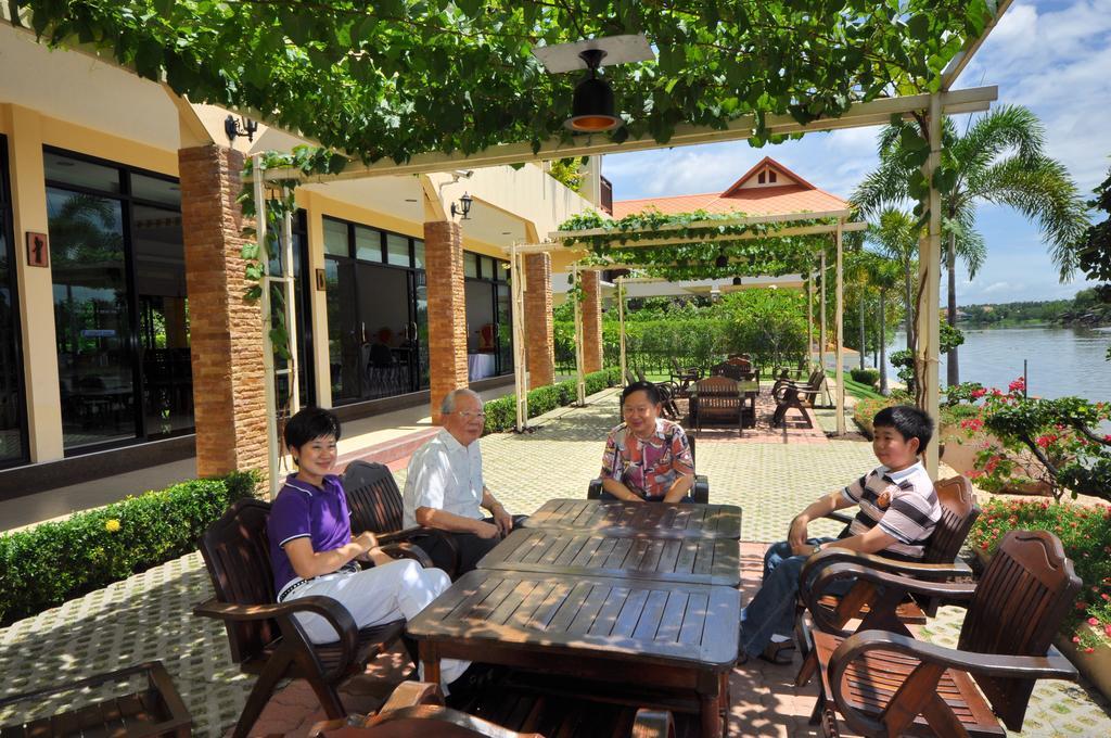 Maeklong Marina Resort Ratchaburi Eksteriør bilde