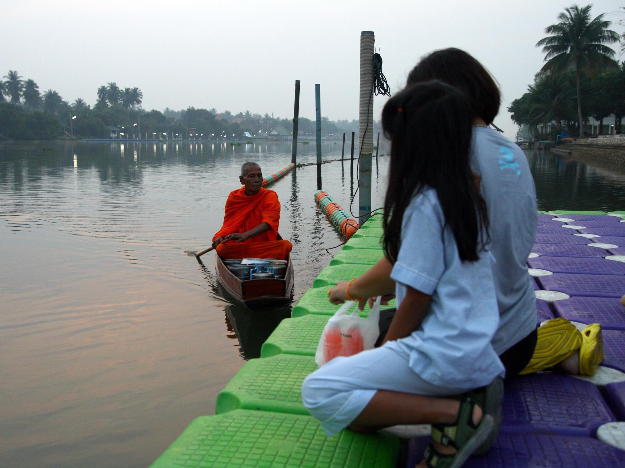 Maeklong Marina Resort Ratchaburi Eksteriør bilde